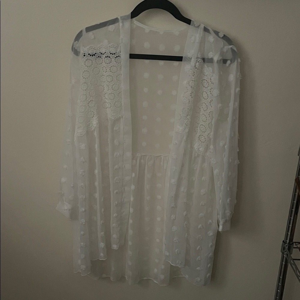 NWOT Elegant White Lace Kimono / top / swimsuit coverup!